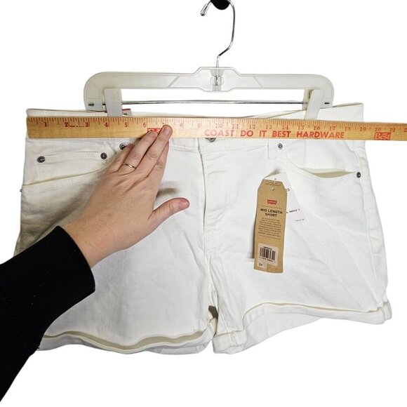 Levis Mid Length Womens White Denim Shorts Size 34 5-Pocket Casual Style - Picture 5 of 9